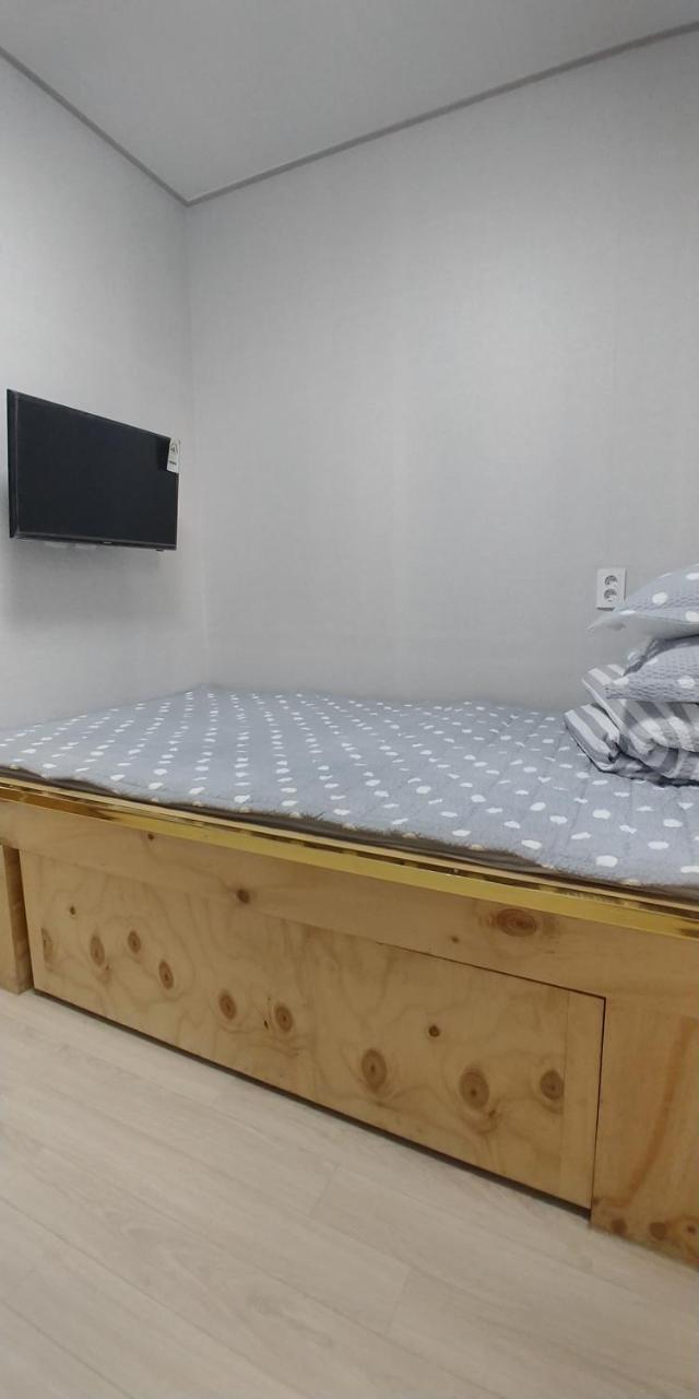 בוסאן Coco Capsule Guesthouse מראה חיצוני תמונה