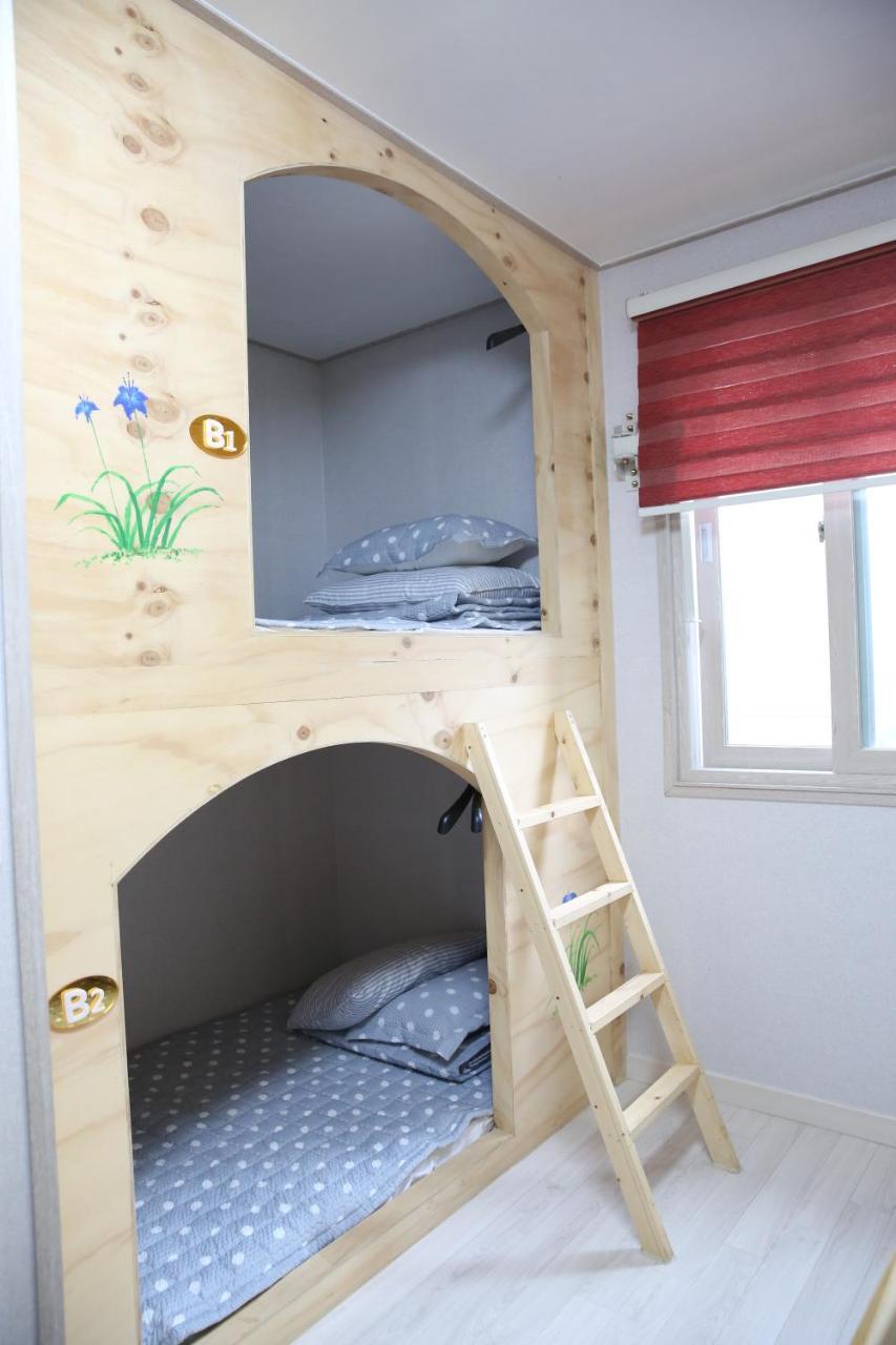 בוסאן Coco Capsule Guesthouse מראה חיצוני תמונה