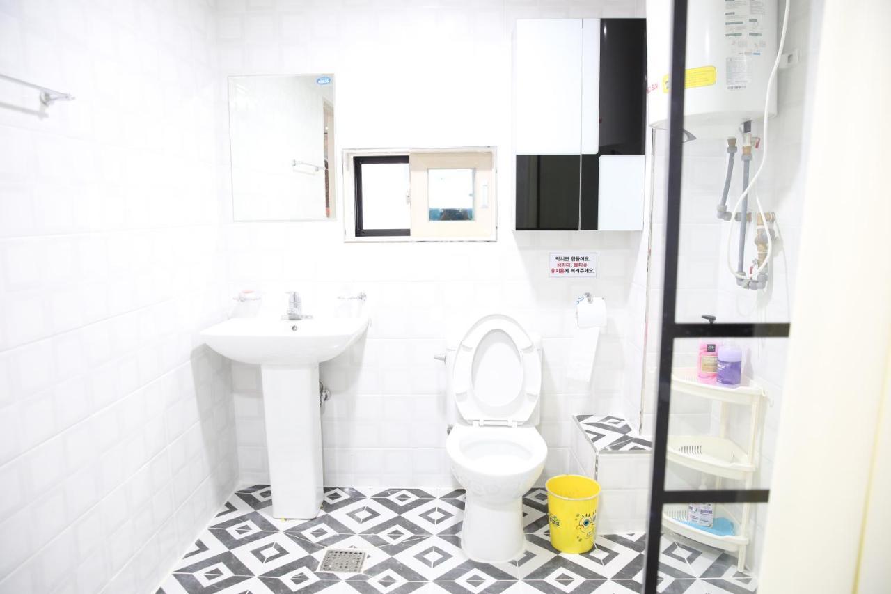 בוסאן Coco Capsule Guesthouse מראה חיצוני תמונה