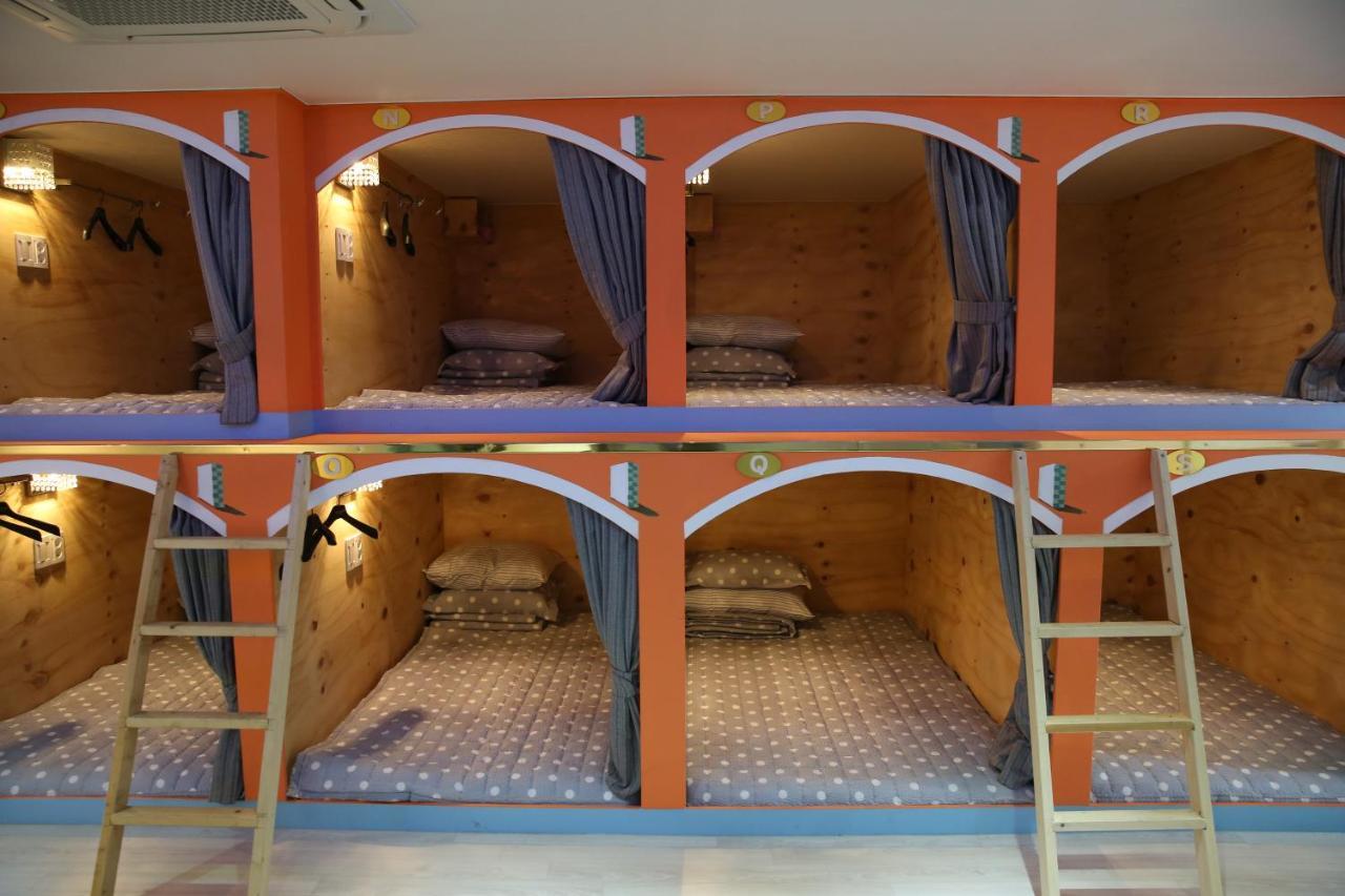 בוסאן Coco Capsule Guesthouse מראה חיצוני תמונה