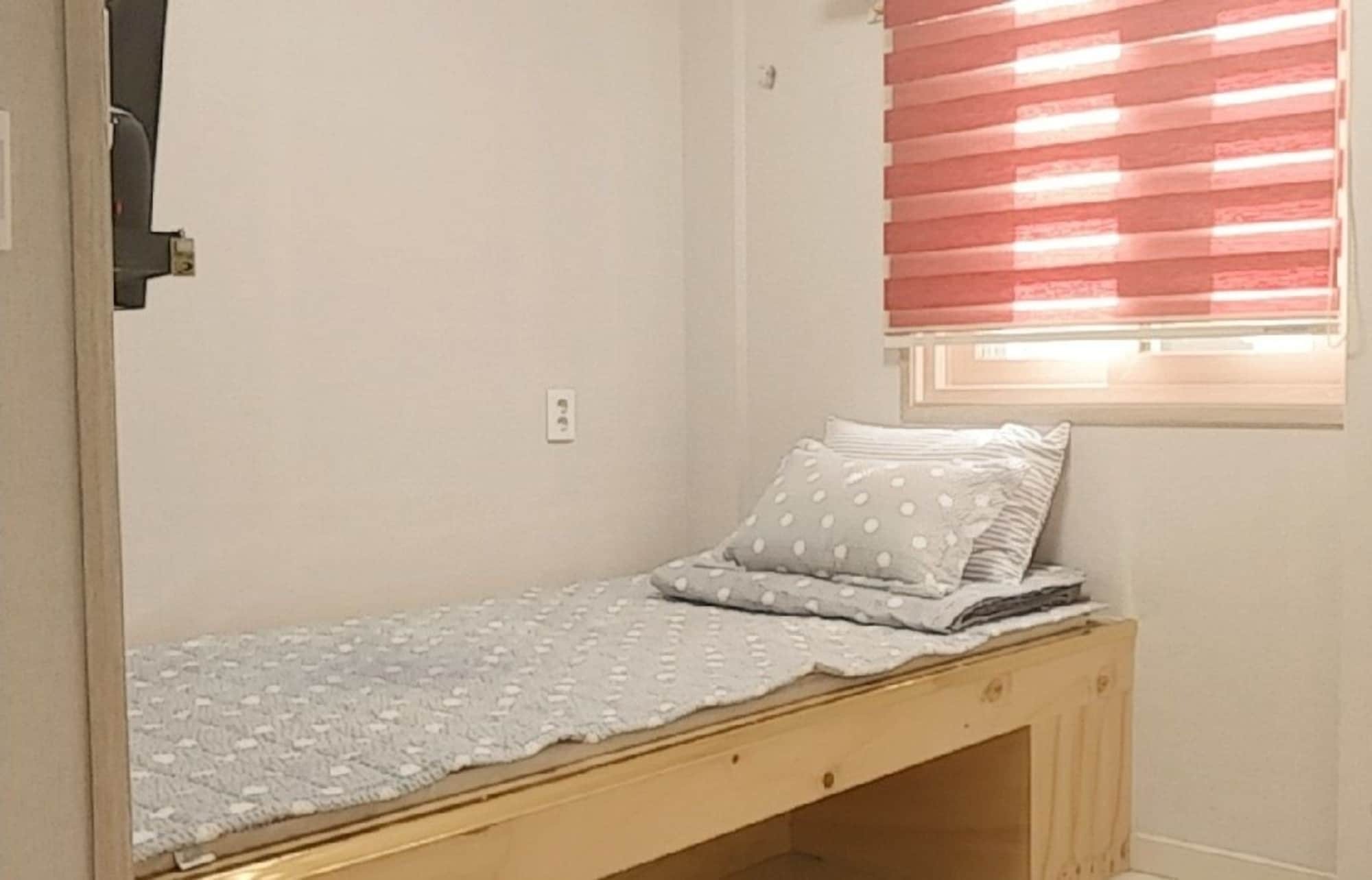 בוסאן Coco Capsule Guesthouse מראה חיצוני תמונה